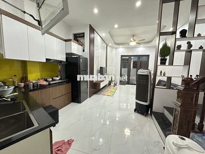 🏠NHỈNH 7 TỶ - 43M2 - TRUNG TÂM 2 BÀ TRƯNG - GẦN PHỐ, GẦN Ô TÔ-Ở NGAY