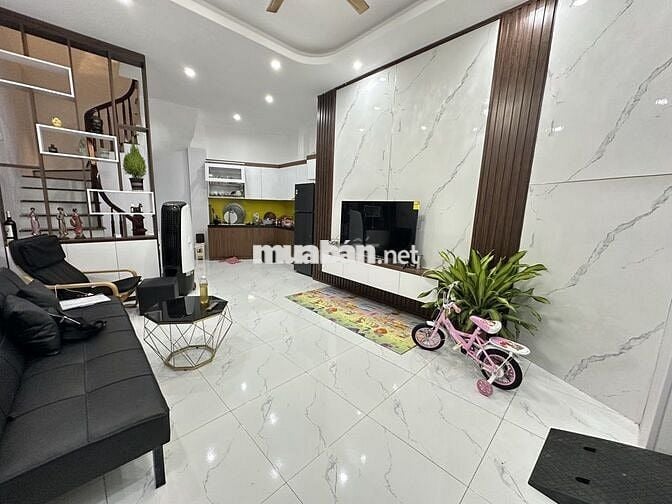 🏠NHỈNH 7 TỶ - 43M2 - TRUNG TÂM 2 BÀ TRƯNG - GẦN PHỐ, GẦN Ô TÔ-Ở NGAY