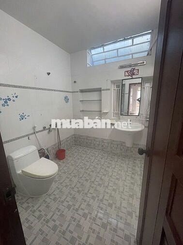 Nguyên căn hẻm xe hơi 4 phòng ngủ, ngay Lê Văn Sỹ