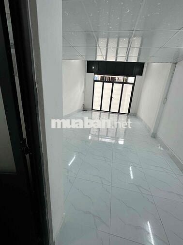 Cho thuê nhà mt  mới xây ở quận tân phú Gần Aoen.