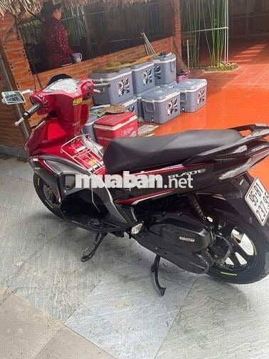 Kẹt tiền bán xe Air Blade