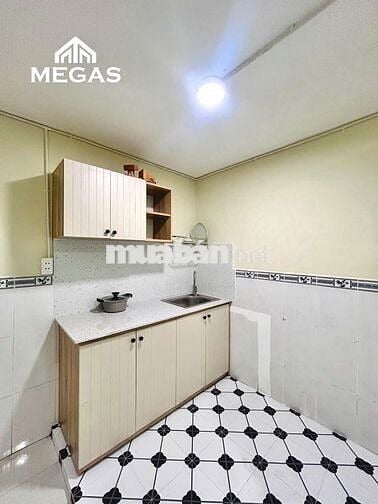 Phòng gác cao 2m- diện tích 30m2- Ngay đường Đặng Văn Bi, Ga Bình Thái