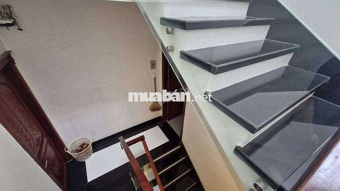 Bán gấp nhà 65m2, 3 tầng Btct, 4pn, nhỉnh 8tỷ, đường 1041, Quận 7.