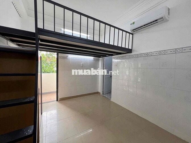 PHÒNG MỚI XÂY CÒN ĐÚNG 1 PHÒNG BAN CÔNG GẦN UFM QUẬN 7