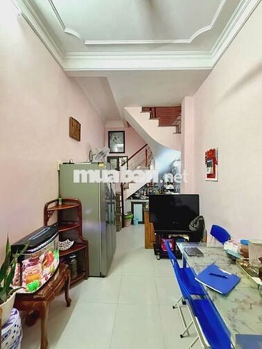 Bán Gấp Nhà Bạch Mai 25M x 6T Giá 5,85 Tỷ. 2 mặt thoáng, 30m ra ô tô.