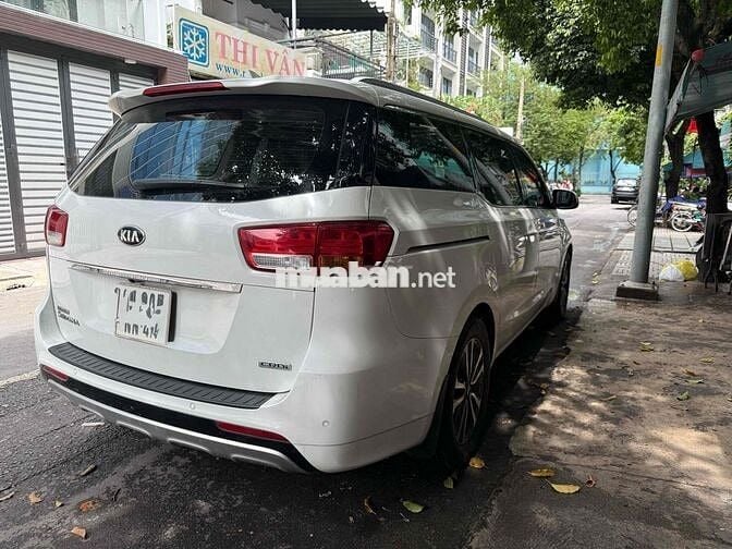 Kia Sedona 2018 2.2 DATH - 100000 km