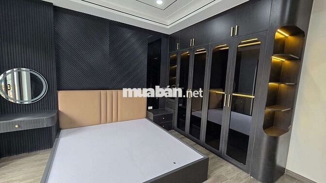 Mặt phố 59m ,5 tầng ,mt 4.5m, thang máy ,kd phố Nguyễn Đức cảnh