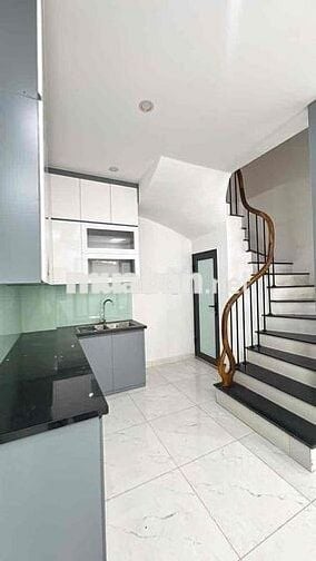 Bán nhà tập thẻ Bách Khoa - Trần Đại Nghĩa nhà đẹp 2 thoáng ở ngay 70m