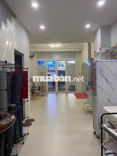 Cho thuê tầng trệt làm mặt bằng kinh doanh, 40m2, kế bên Chợ Tân Mỹ