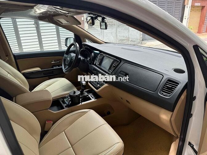 Kia Sedona 2018 2.2 DATH - 100000 km