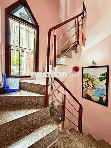 Bán Gấp Nhà Bạch Mai 25M x 6T Giá 5,85 Tỷ. 2 mặt thoáng, 30m ra ô tô.