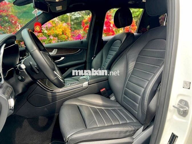 Mercedes Benz GLC200 4MATIC 2021 Full option