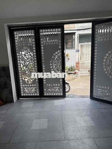 Nhà đẹp mới - 60m2 xe hơi đỗ cửa - cách đường lớn chỉ 50m - nhỉnh 3 ty