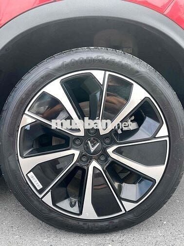 VinFast VF8 2023 Plus - 25374 km
