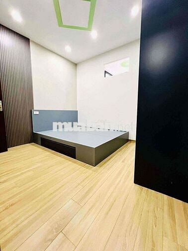 Tập Thể Tân Mai, Nguyễn Chính, Hoàng Mai