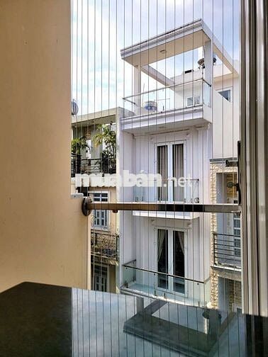 Căn hộ ban công rộng 30m2 ngay Phan Chu Trinh Bình Thạnh