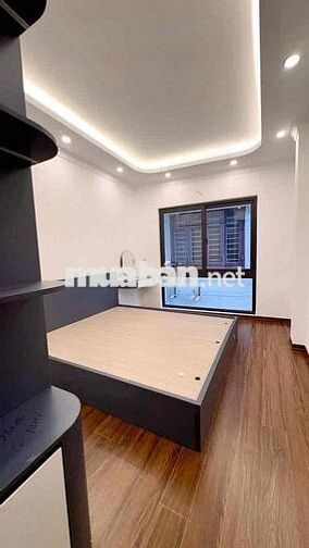 Bán gấp nhà 5 tầng Giáp Nhị-Hoàng Mai, DT 34m2, 6 phòng ngủ.