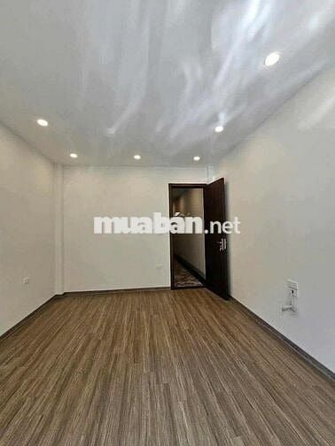 Bán nhà C4 Cổ Nhuế DT 35m2 xung quanh nhiều tiện ích và hiếm giá 3 tỷ