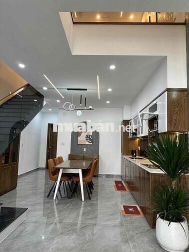 Cho thuê nhà 3 tầng đường (7.5m), Hoà Xuân, Cẩm Lệ, Đà Nẵng Hướng Đông
