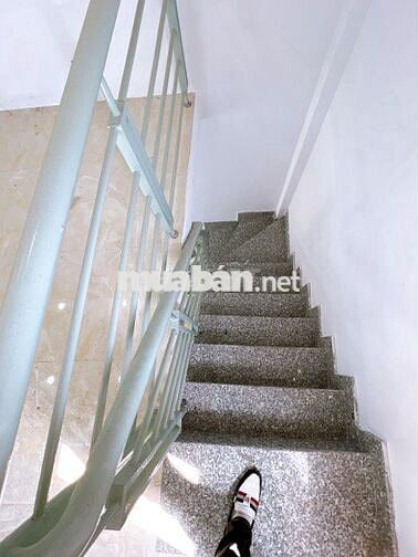 NHÀ ĐẸP Q4- 2 LẦU- 62m2 NỞ HẬU - KO QH- GIÁ 4 TỶ NHỈNH
