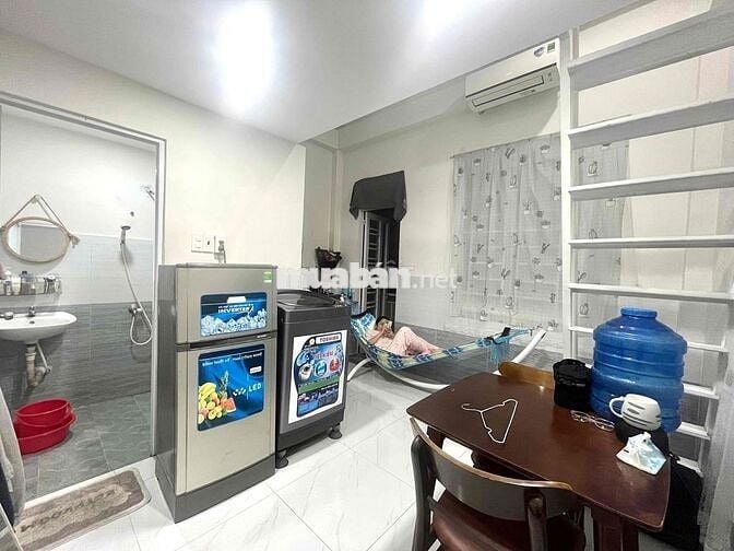 PHÒNG TRỌ BAN CÔNG RIÊNG GIÁ RẺ SẲN MÁY LẠNH- MỚI XÂY- FREE XE ĐẸP