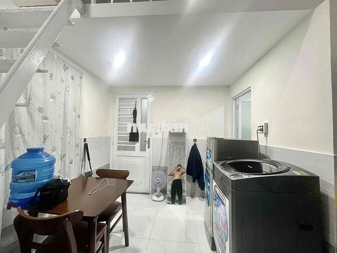 PHÒNG TRỌ BAN CÔNG RIÊNG GIÁ RẺ SẲN MÁY LẠNH- MỚI XÂY- FREE XE ĐẸP