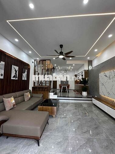 Cho thuê nhà 3 tầng đường (7.5m), Hoà Xuân, Cẩm Lệ, Đà Nẵng Hướng Đông