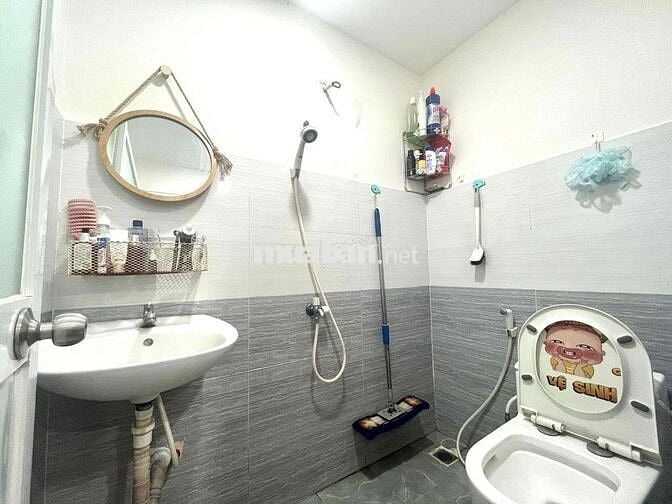 PHÒNG TRỌ BAN CÔNG RIÊNG GIÁ RẺ SẲN MÁY LẠNH- MỚI XÂY- FREE XE ĐẸP