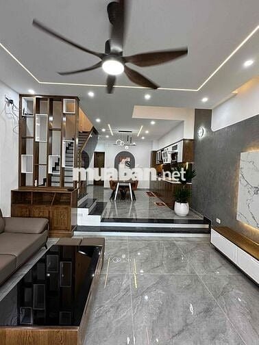 Cho thuê nhà 3 tầng đường (7.5m), Hoà Xuân, Cẩm Lệ, Đà Nẵng Hướng Đông