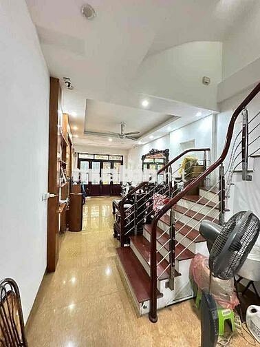 Đa sỹ 54m mt3,7m 5t vỉ hè ô tô tránh,ô chờ thang máy,an sinh,KD VP