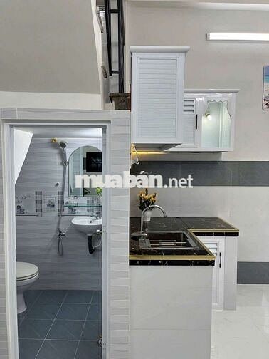Nhà bán 4m × 5m lầu 2p ngu 1wc