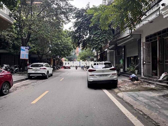 Mặt Phố Văn Quán64m mt4m,xe buýt chạy qua hàng ngày,vỉa hè KD đắc địa