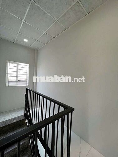 Nhà bán 4m × 5m lầu 2p ngu 1wc