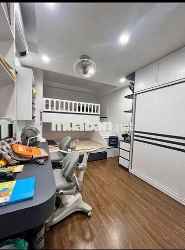 Tôi cần bán nhà LK khu đô thị Linh Đàm 5tầng thang máy full nội thất.