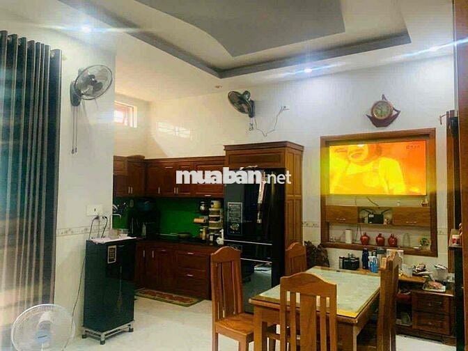 Bán nhà phường Quang Vinh có sân đậu ô tô giá ngộp