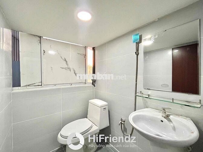 PHÒNG GÁC CỬA SỔ TRỜI CÓ THANG MÁY GẦN ĐH KINH TẾ, CHỢ RẪY Q5