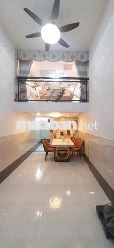 Nhà nguyên căn hẻm Cao Đạt P.1 Q.5 mới đẹp, có nội thất, 14 triệu/th
