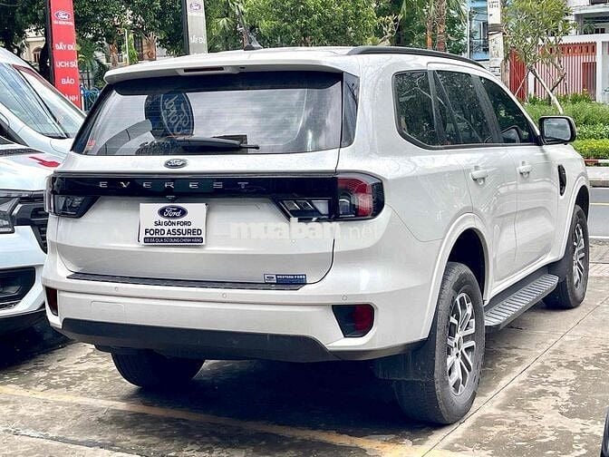 Everest Ambient 2024 Xe Bán Tại Hãng Ford Cam Kết