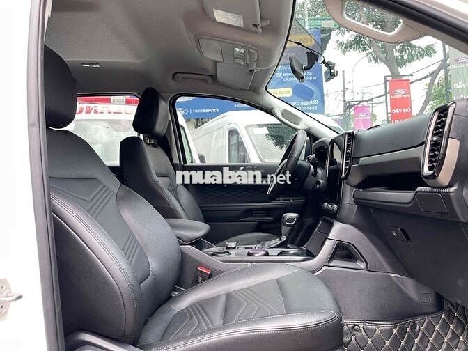 Everest Ambient 2024 Xe Bán Tại Hãng Ford Cam Kết