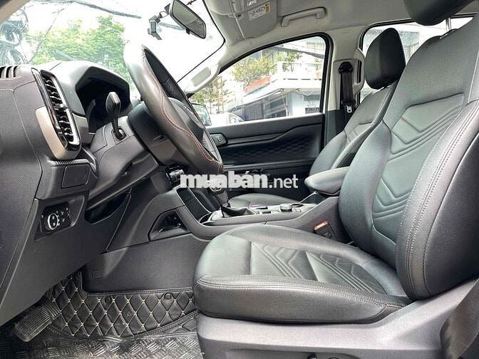 Everest Ambient 2024 Xe Bán Tại Hãng Ford Cam Kết