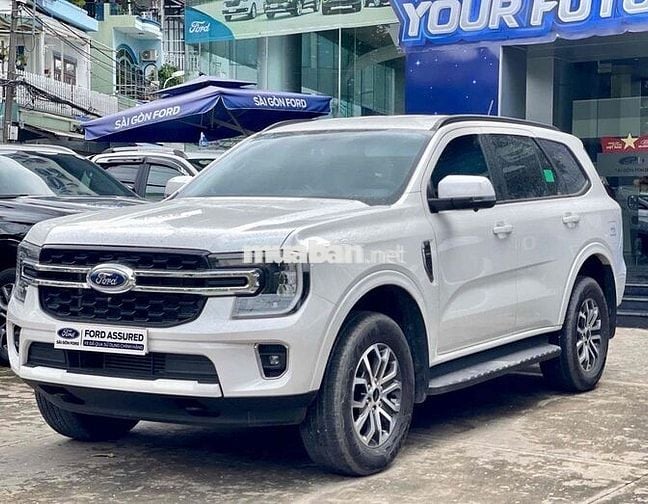 Everest Ambient 2024 Xe Bán Tại Hãng Ford Cam Kết