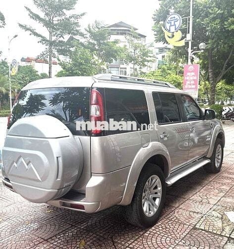 Ford Everest 2015 2.5L 4x2 MT - 110000 km