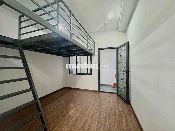 Cần pass phòng do mình có việc về quê