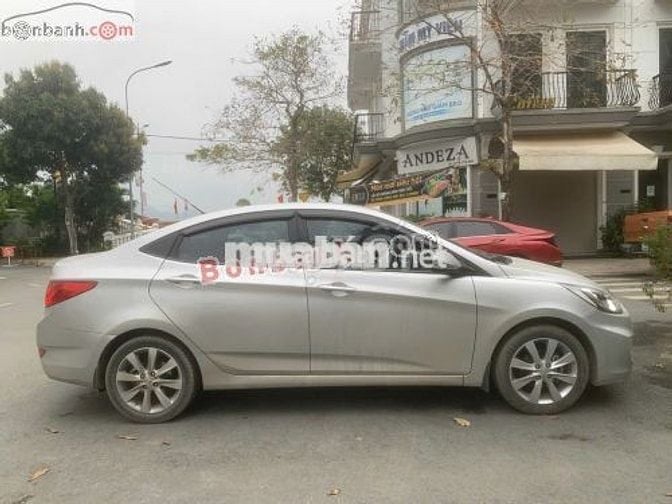 Hyundai Accent 1.4 AT 2012