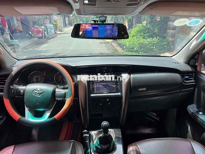 Toyota Fortuner 2019 2.4G, số sàn máy dầu