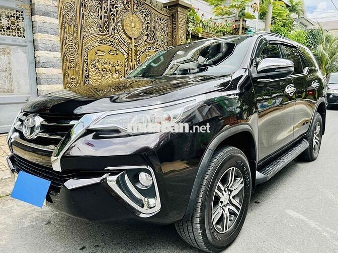 Toyota Fortuner 2019 2.4G, số sàn máy dầu