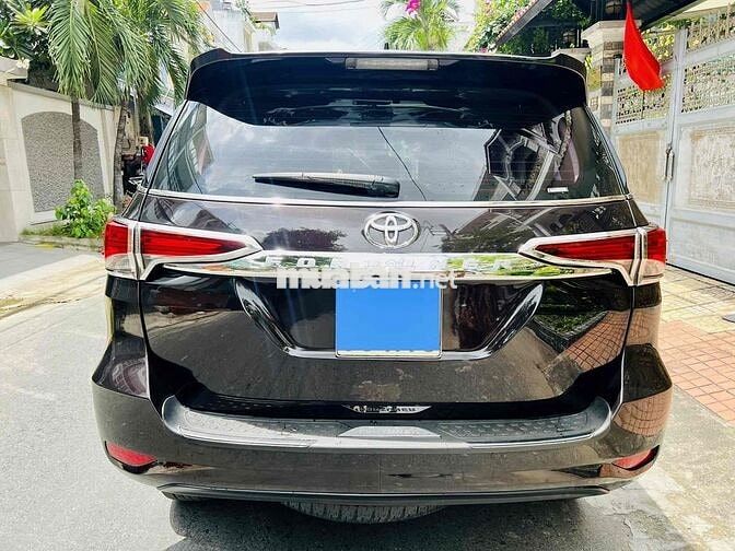 Toyota Fortuner 2019 2.4G, số sàn máy dầu