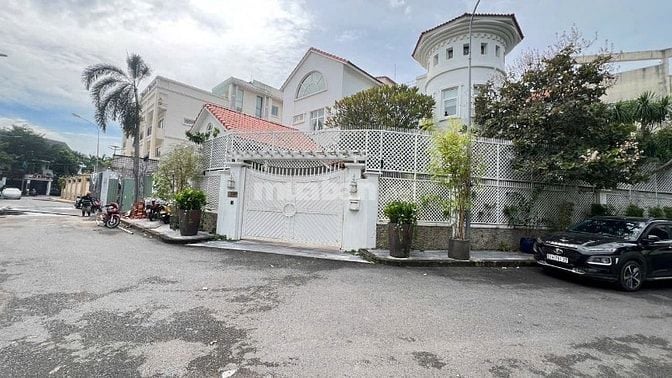 Chỉ 150 tỷ! Bán căn góc hai mặt tiền 202 Nguyễn Văn Hưởng DT 524m2 