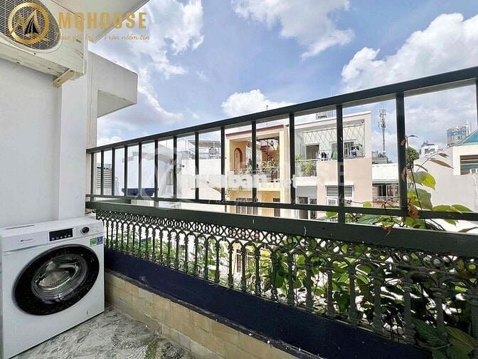 BAN CÔNG TÁCH BẾP MÁY GIẶT RIÊNG NHÀ MỚI FULL NT HẺM XE HƠI TRỐNG SẴN