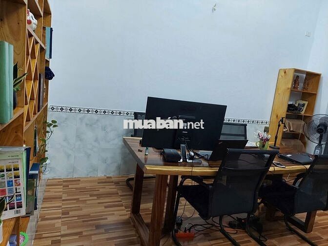 Cho thuê nhà 70m2, 2 phòng ngủ, 2 nhà vệ sinh, điện nước chính chủ